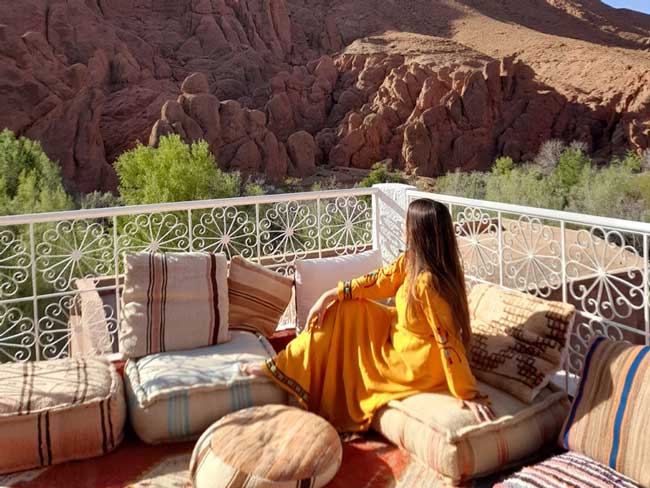 Descubre Tamelalt y los impresionantes Dedos de Mono (Monkey Fingers) en las Gargantas del Dades durante un viaje de autor, a medida, retiros de arte y bienestar o viajes en femenino